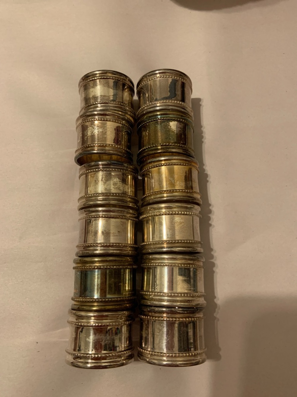 Set of 12 Silver-Tone Beaded Edge Napkin Rings - Picture 1 of 4
